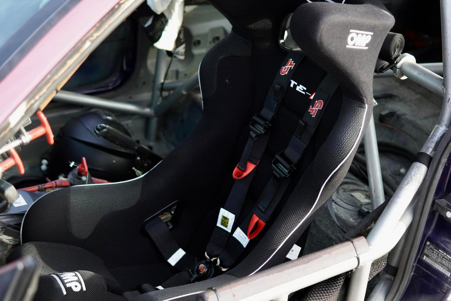 OMP Racing Seat And Racing Harness Cockpit View - Fast Racer