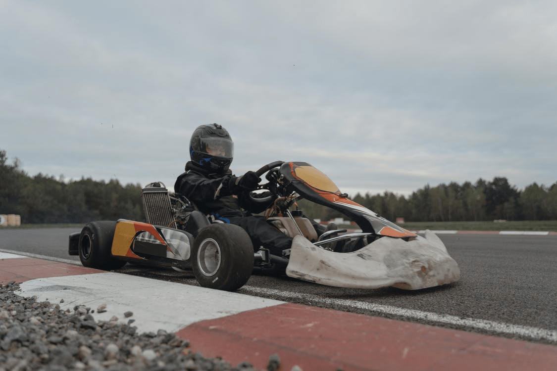 How Do You Drive the Perfect Racing Line? — FAST RACER
