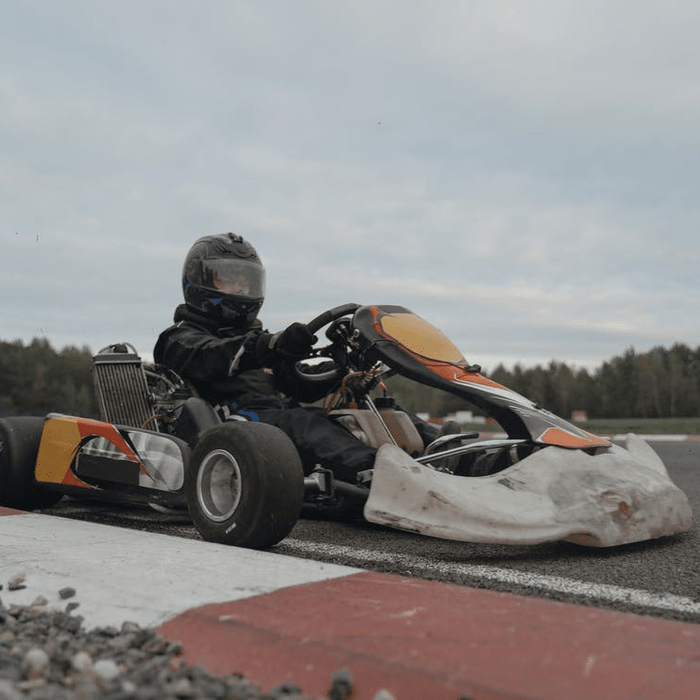 How Do You Drive the Perfect Racing Line? - FAST RACER