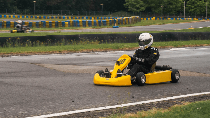 Everything You Need to Know About Driving Go-Karts as A Beginner - FAST RACER