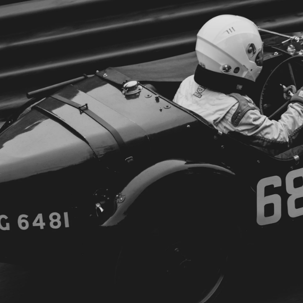 SA2025 Racing Helmets: What the New Snell Standard Means for Drivers - FAST RACER