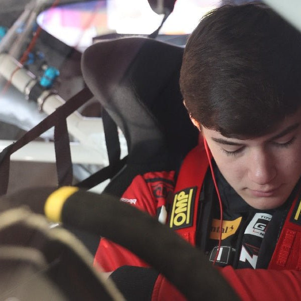 What is the Best Racing Harness or Seatbelt: 4-point, 5-point, or 6-point? - FAST RACER