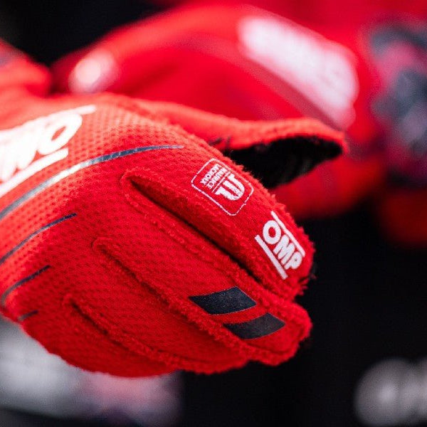 The Unknown Importance of Motorsport Racing Gloves - FAST RACER