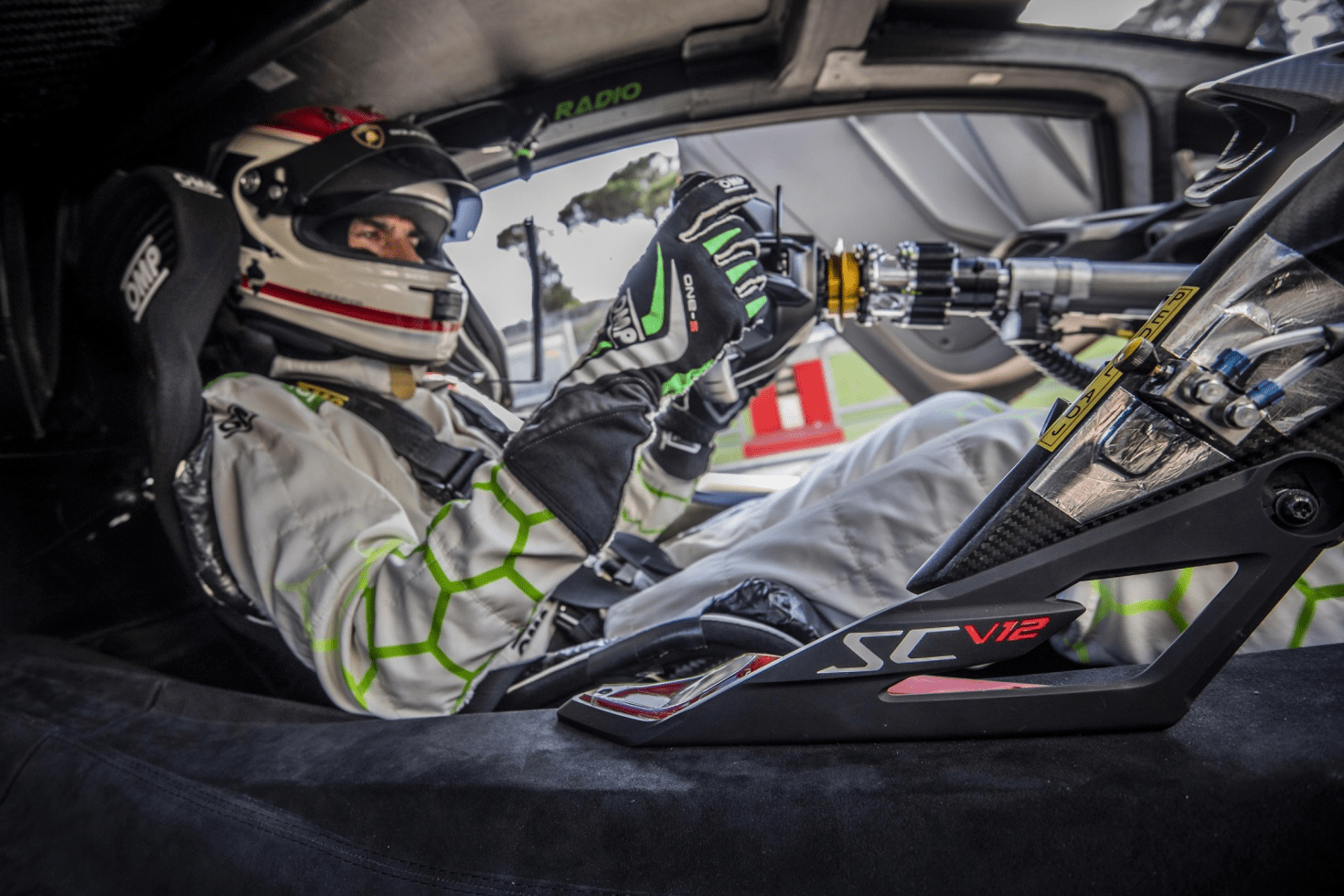 A Buyer’s Guide to Racing Seats - FAST RACER